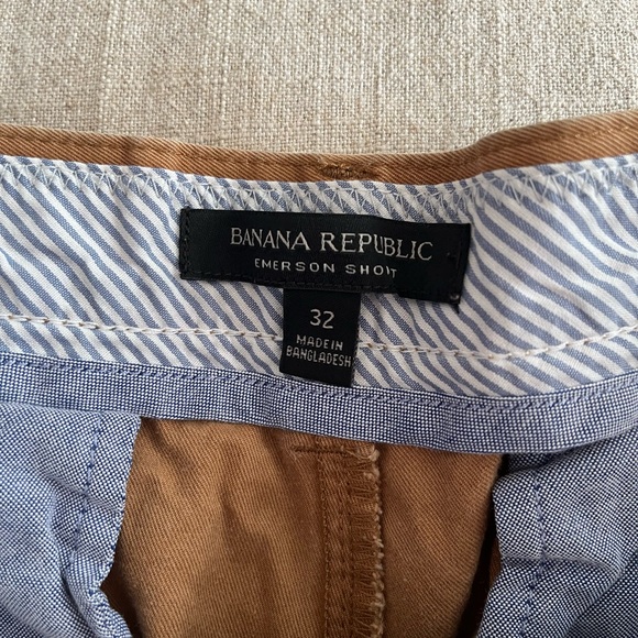Men’s Khaki shorts - Banana Republic & American Eagle - Picture 2 of 5